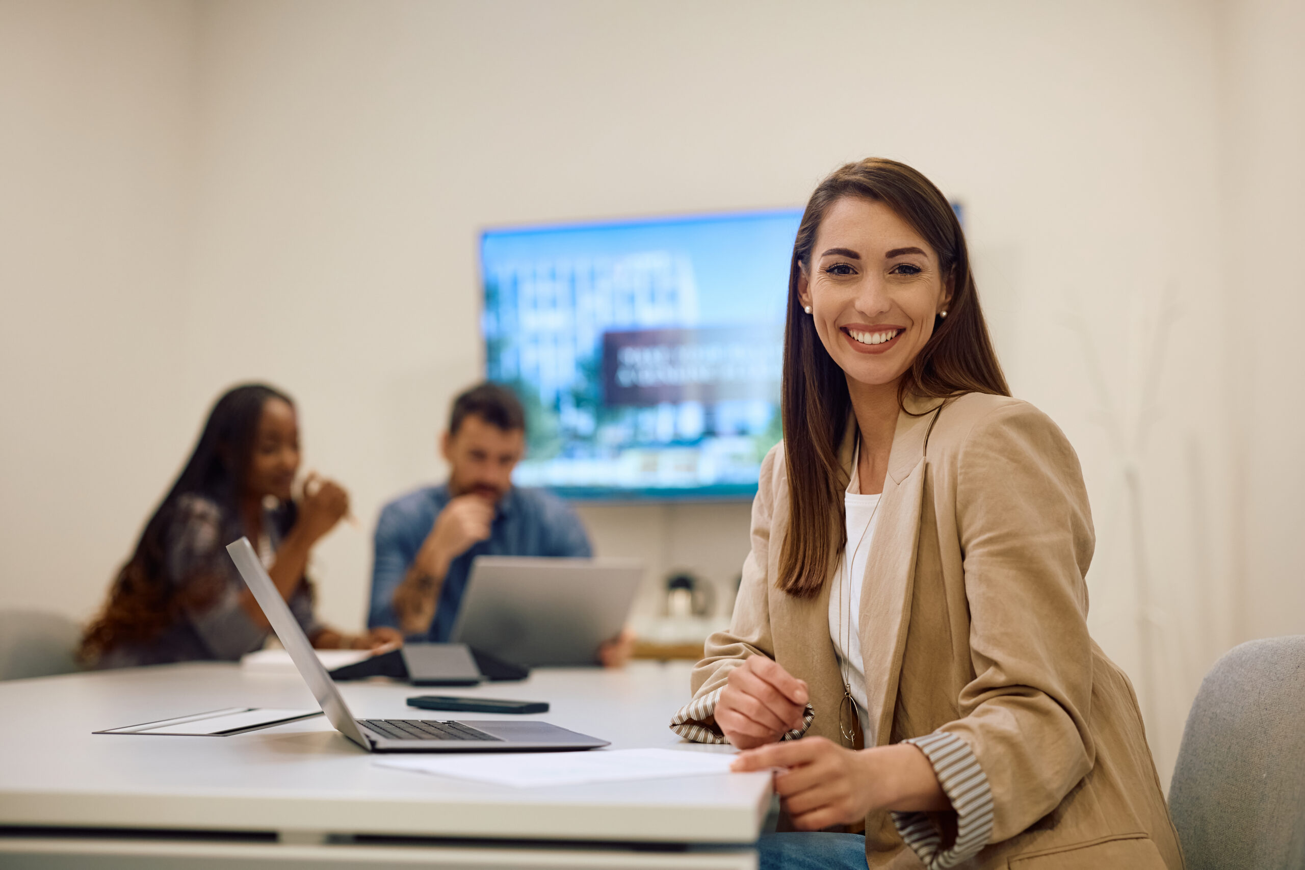 A marketing student at her internship